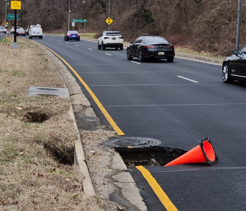 Sinkhole, one outbound lane of Suitland Parkway between Firth Sterling Ave and Stanton Rd SE is closed.